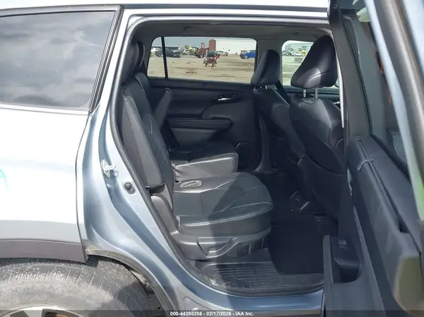5TDGZRAH2MS032948 2021 TOYOTA HIGHLANDER - Image 8