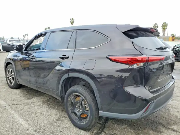 5TDGZRAH2MS041830 2021 TOYOTA HIGHLANDER - Image 2