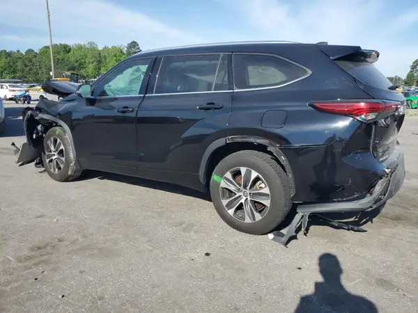 5TDGZRAH2MS043917 2021 TOYOTA HIGHLANDER - Image 2