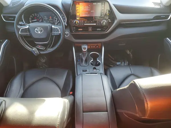 5TDGZRAH2MS056196 2021 TOYOTA HIGHLANDER - Image 8