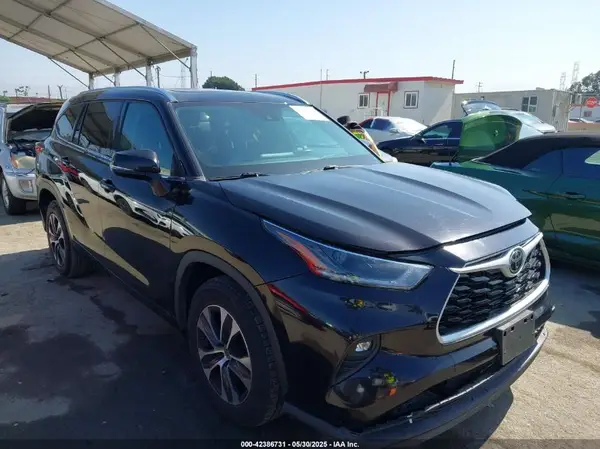 5TDGZRAH2MS065304 2021 TOYOTA HIGHLANDER - Image 1