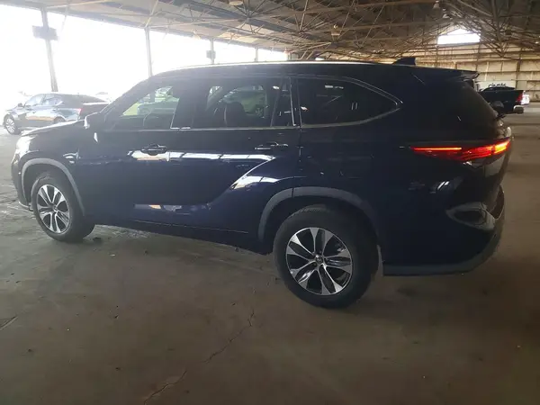 5TDGZRAH2MS071524 2021 TOYOTA HIGHLANDER - Image 2