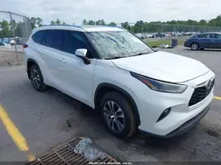 5TDGZRAH2MS075699 2021 TOYOTA HIGHLANDER