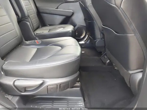 5TDGZRAH2MS075699 2021 TOYOTA HIGHLANDER - Image 8