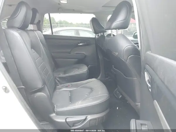 5TDGZRAH2MS079462 2021 TOYOTA HIGHLANDER - Image 8