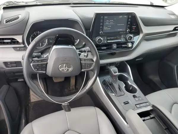 5TDGZRAH2MS085584 2021 TOYOTA HIGHLANDER - Image 8
