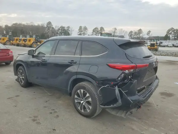 5TDGZRAH2MS086959 2021 TOYOTA HIGHLANDER - Image 2