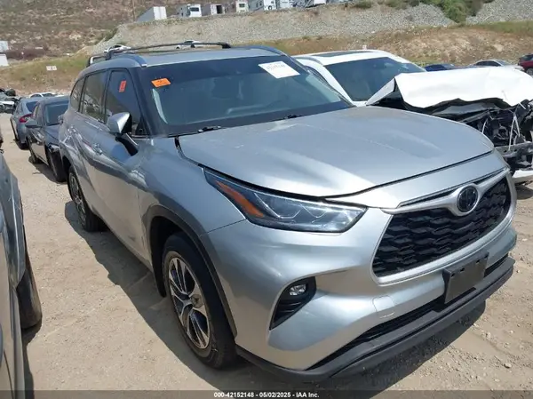 5TDGZRAH2MS533628 2021 TOYOTA HIGHLANDER - Image 1