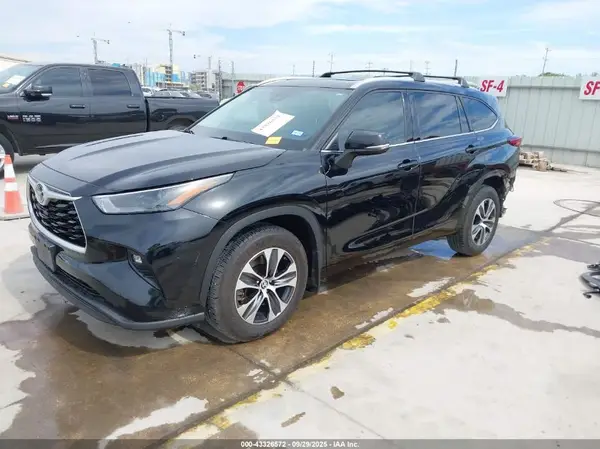 5TDGZRAH2NS090608 2022 TOYOTA HIGHLANDER - Image 2