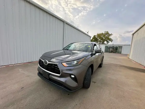 5TDGZRAH2NS109335 2022 TOYOTA HIGHLANDER - Image 2
