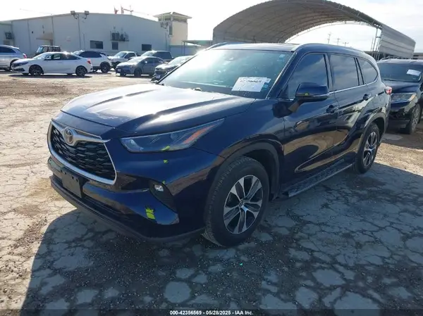 5TDGZRAH2NS111022 2022 TOYOTA HIGHLANDER - Image 2