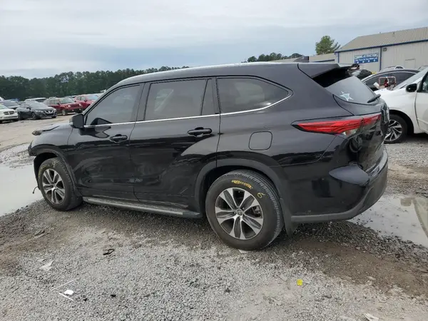 5TDGZRAH2NS127012 2022 TOYOTA HIGHLANDER - Image 2