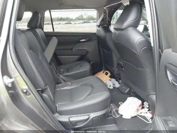 5TDGZRAH2NS128726 2022 TOYOTA HIGHLANDER - Image 8