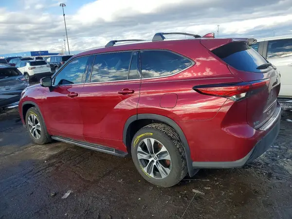 5TDGZRAH2NS143047 2022 TOYOTA HIGHLANDER - Image 2