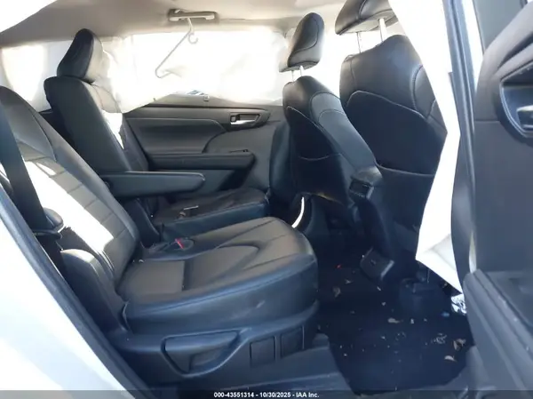 5TDGZRAH2NS550589 2022 TOYOTA HIGHLANDER - Image 8