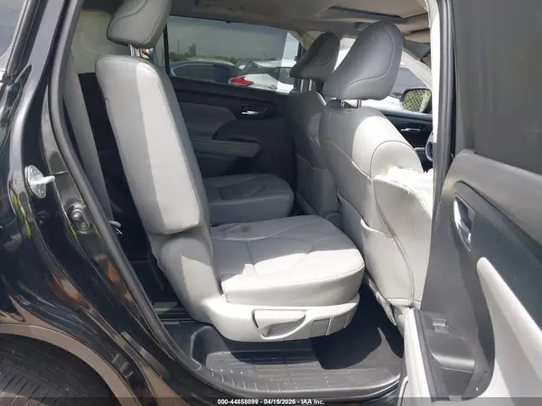5TDGZRAH2NS552908 2022 TOYOTA HIGHLANDER - Image 8