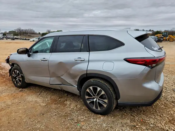 5TDGZRAH3LS505402 2020 TOYOTA HIGHLANDER - Image 2