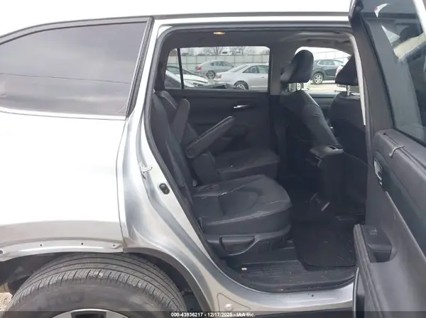5TDGZRAH3LS505786 2020 TOYOTA HIGHLANDER - Image 8
