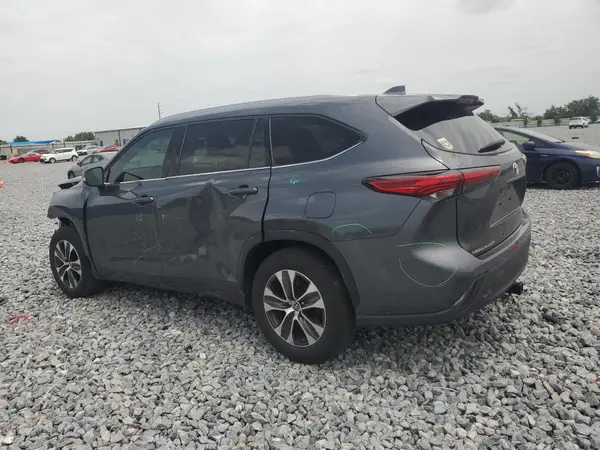 5TDGZRAH3MS036278 2021 TOYOTA HIGHLANDER - Image 2