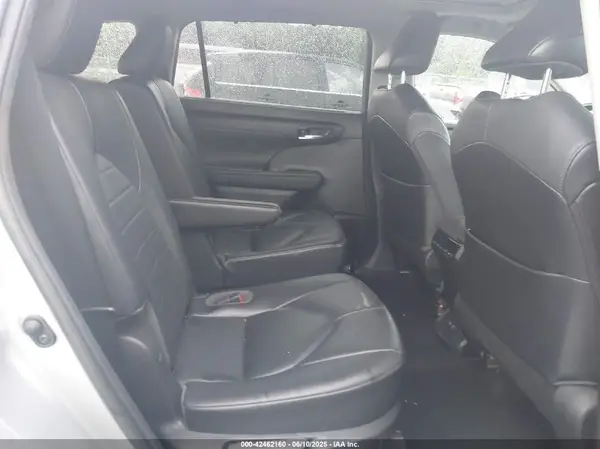 5TDGZRAH3MS040606 2021 TOYOTA HIGHLANDER - Image 8