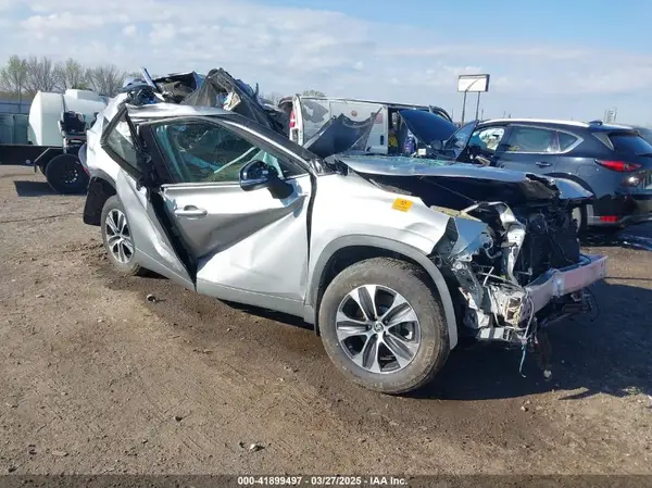 5TDGZRAH3MS042484 2021 TOYOTA HIGHLANDER - Image 1