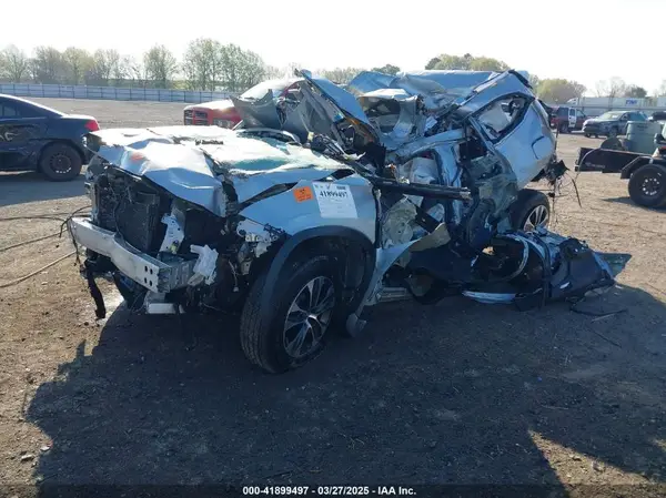 5TDGZRAH3MS042484 2021 TOYOTA HIGHLANDER - Image 2