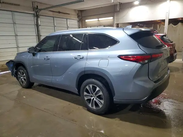 5TDGZRAH3MS081589 2021 TOYOTA HIGHLANDER - Image 2