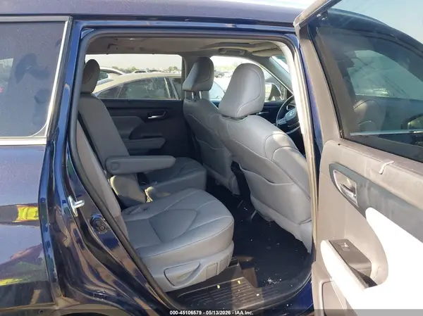 5TDGZRAH3MS530513 2021 TOYOTA HIGHLANDER - Image 8