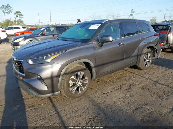 5TDGZRAH3NS091511 2022 TOYOTA HIGHLANDER - Image 2