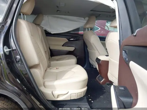 5TDGZRAH3NS093209 2022 TOYOTA HIGHLANDER - Image 8