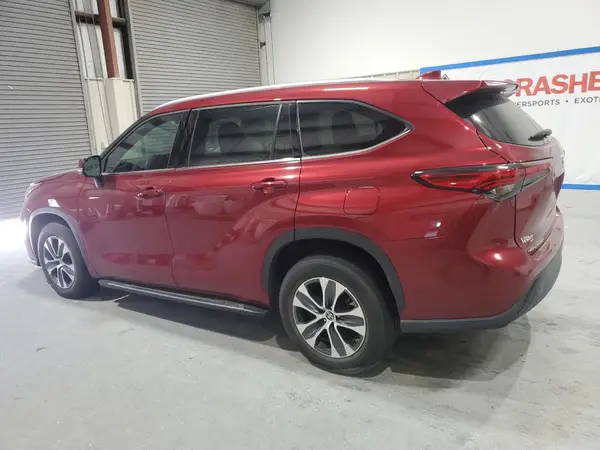 5TDGZRAH3NS125351 2022 TOYOTA HIGHLANDER - Image 2