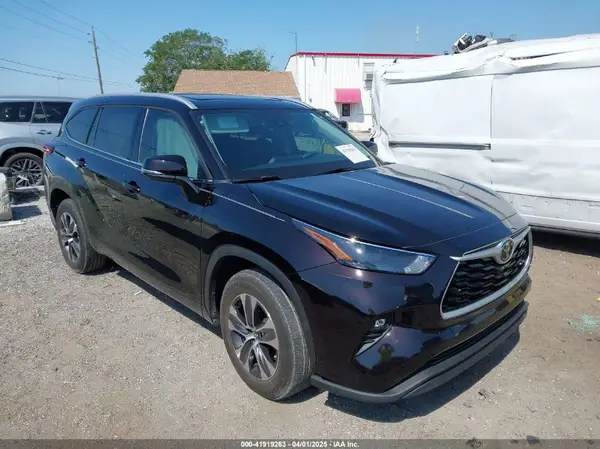 5TDGZRAH3NS125446 2022 TOYOTA HIGHLANDER - Image 1