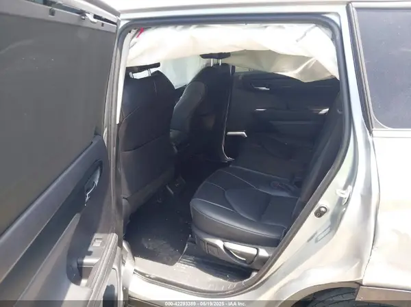 5TDGZRAH3NS128976 2022 TOYOTA HIGHLANDER - Image 8