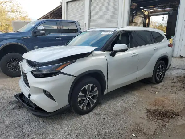 5TDGZRAH3NS129786 2022 TOYOTA HIGHLANDER - Image 1