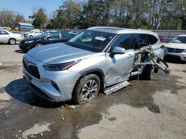 5TDGZRAH3NS131604 2022 TOYOTA HIGHLANDER - Image 1