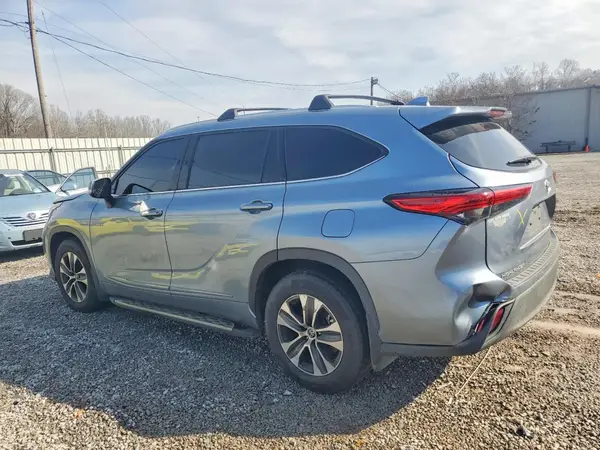 5TDGZRAH3NS137533 2022 TOYOTA HIGHLANDER - Image 2