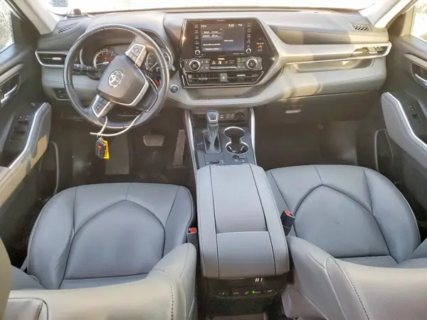5TDGZRAH3NS552903 2022 TOYOTA HIGHLANDER - Image 8
