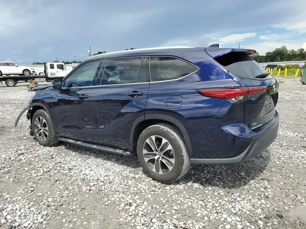 5TDGZRAH3NS554697 2022 TOYOTA HIGHLANDER - Image 2