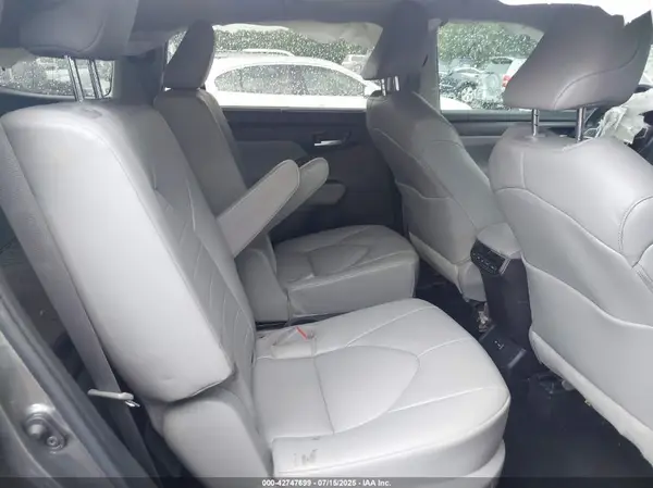 5TDGZRAH3NS557597 2022 TOYOTA HIGHLANDER - Image 8