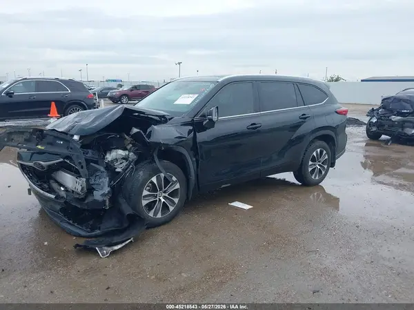 5TDGZRAH4LS015499 2020 TOYOTA HIGHLANDER - Image 2