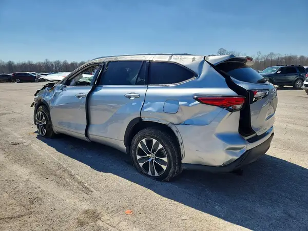 5TDGZRAH4LS016104 2020 TOYOTA HIGHLANDER - Image 2