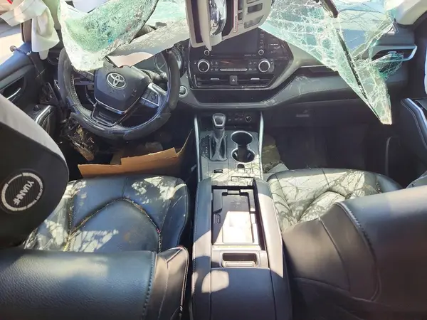 5TDGZRAH4LS016104 2020 TOYOTA HIGHLANDER - Image 8