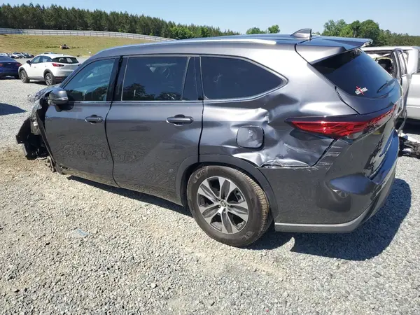 5TDGZRAH4LS508566 2020 TOYOTA HIGHLANDER - Image 2