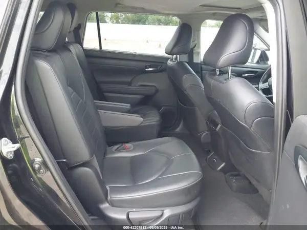 5TDGZRAH4LS509314 2020 TOYOTA HIGHLANDER - Image 8