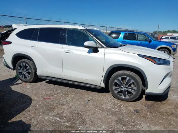 5TDGZRAH4LS513315 2020 TOYOTA HIGHLANDER - Image 1
