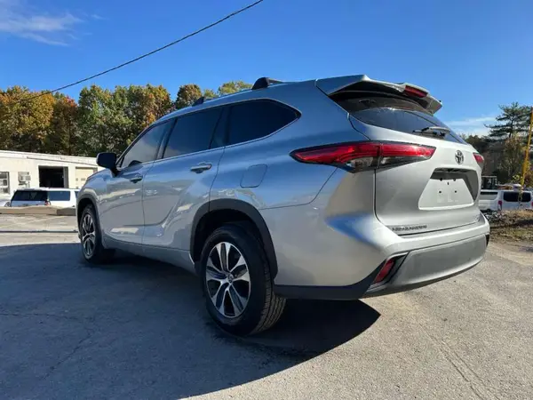 5TDGZRAH4MS032191 2021 TOYOTA HIGHLANDER - Image 2