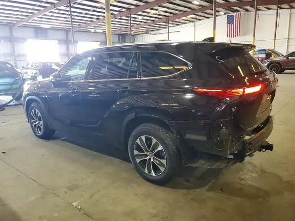 5TDGZRAH4MS051503 2021 TOYOTA HIGHLANDER - Image 2