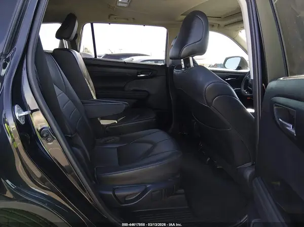 5TDGZRAH4MS051596 2021 TOYOTA HIGHLANDER - Image 8