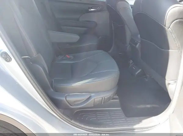 5TDGZRAH4MS067183 2021 TOYOTA HIGHLANDER - Image 8