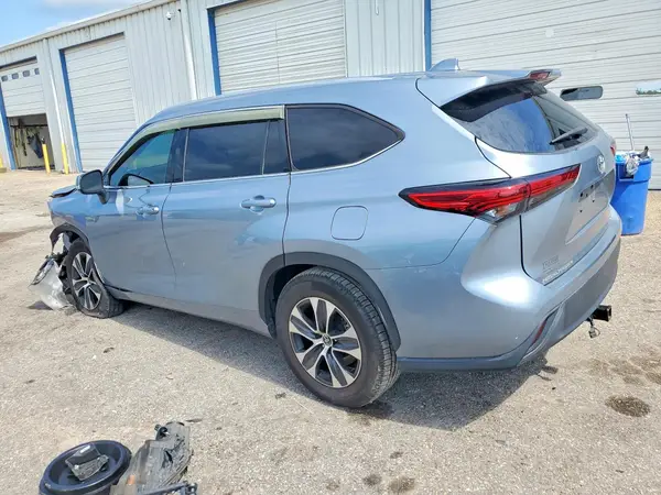 5TDGZRAH4MS080905 2021 TOYOTA HIGHLANDER - Image 2